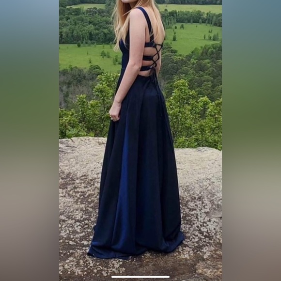 Prom dress! - Picture 4 of 6